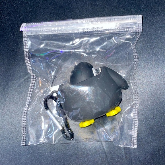 💜AIRPOD PENGUIN CASE - Picture 3 of 3